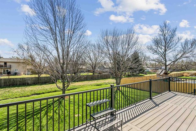 232 Bent Tree Ct, Andover, KS 67002