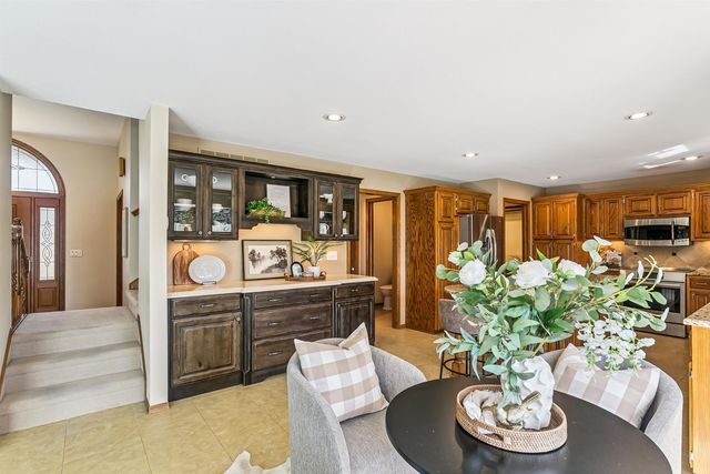 232 Bent Tree Ct, Andover, KS 67002