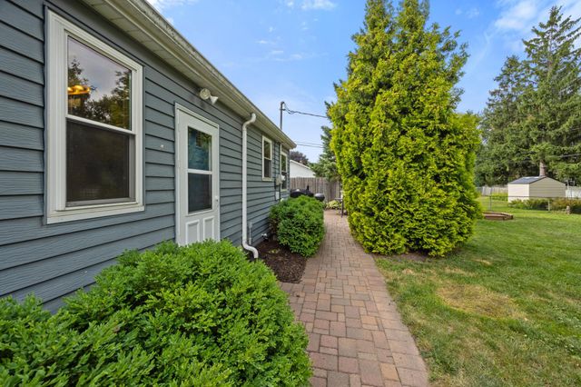 891 Edgewater Avenue, Shoreview, MN 55126
