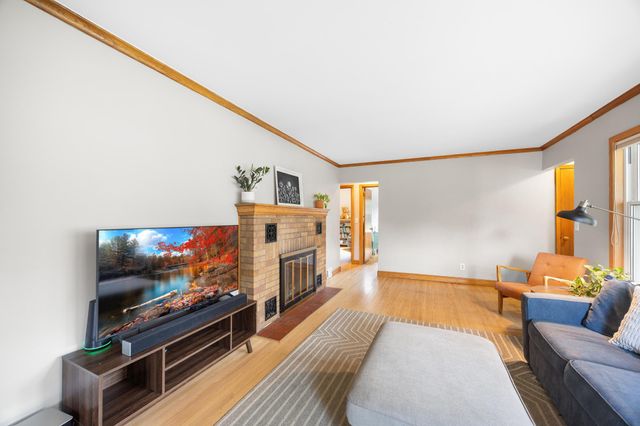 891 Edgewater Avenue, Shoreview, MN 55126