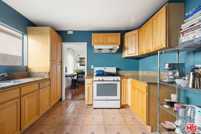 2243 India Street, Los Angeles, CA 90039