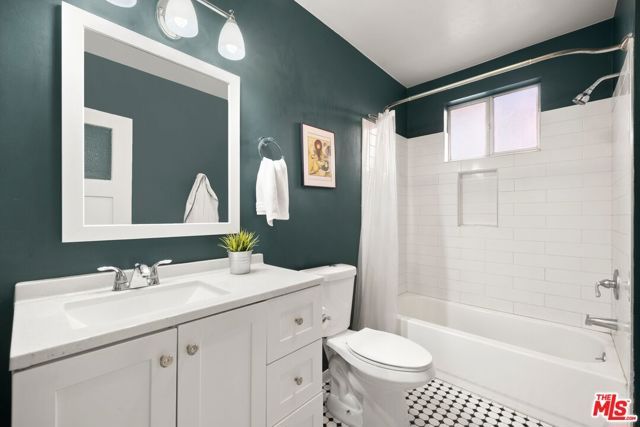 2243 India Street, Los Angeles, CA 90039