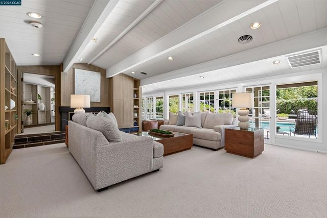 12 E Altarinda, Orinda, CA 94563
