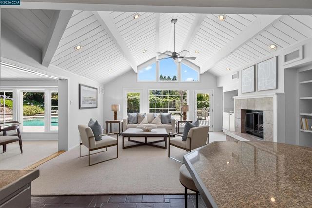 12 E Altarinda, Orinda, CA 94563