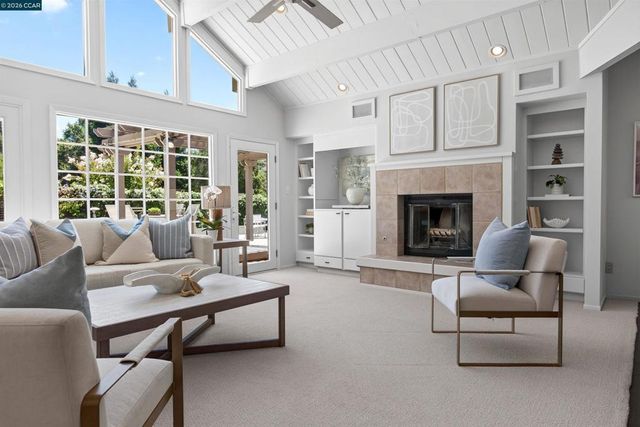 12 E Altarinda, Orinda, CA 94563