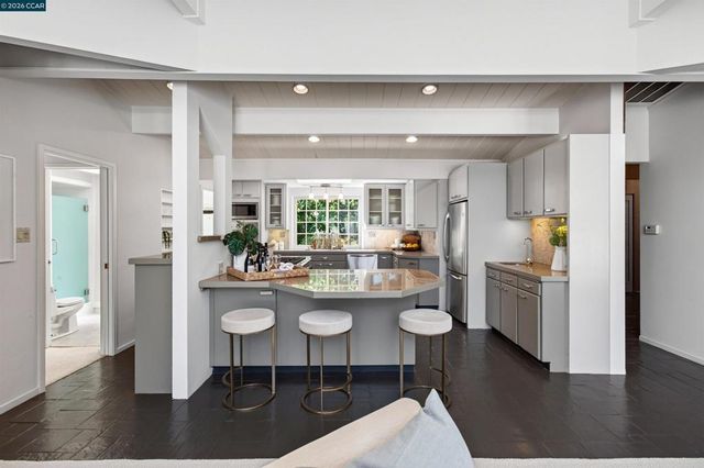 12 E Altarinda, Orinda, CA 94563