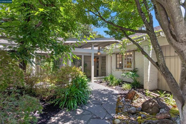12 E Altarinda, Orinda, CA 94563