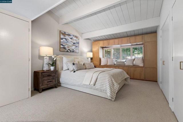 12 E Altarinda, Orinda, CA 94563
