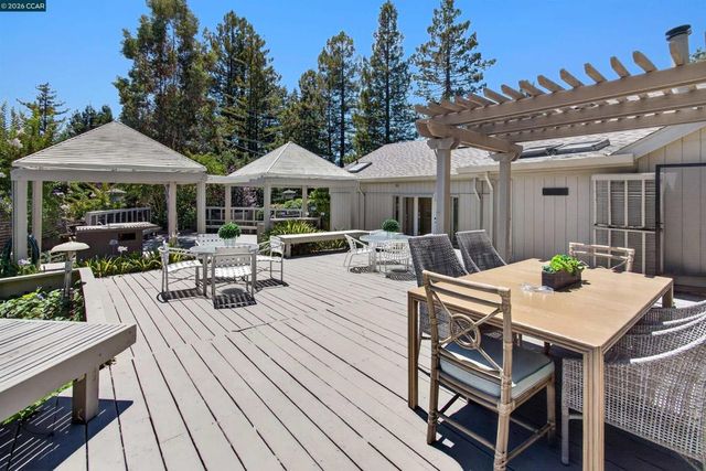 12 E Altarinda, Orinda, CA 94563