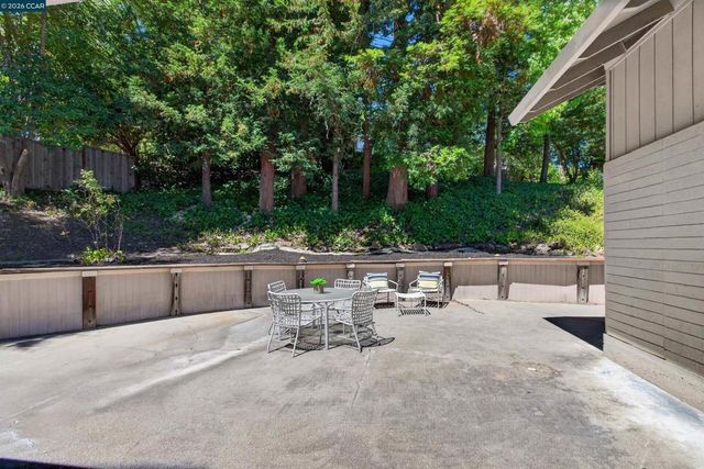 12 E Altarinda, Orinda, CA 94563