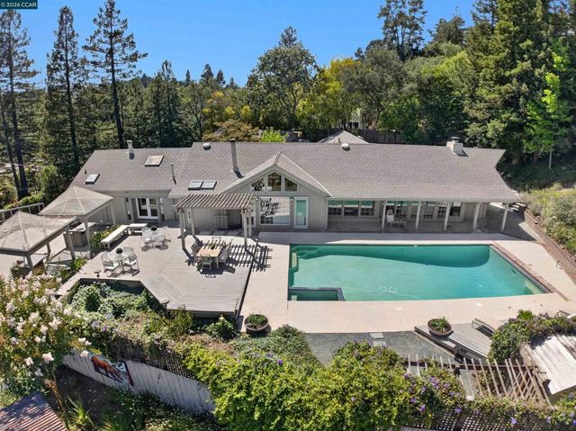 12 E Altarinda, Orinda, CA 94563