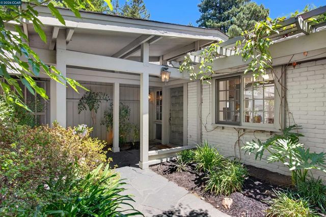 12 E Altarinda, Orinda, CA 94563
