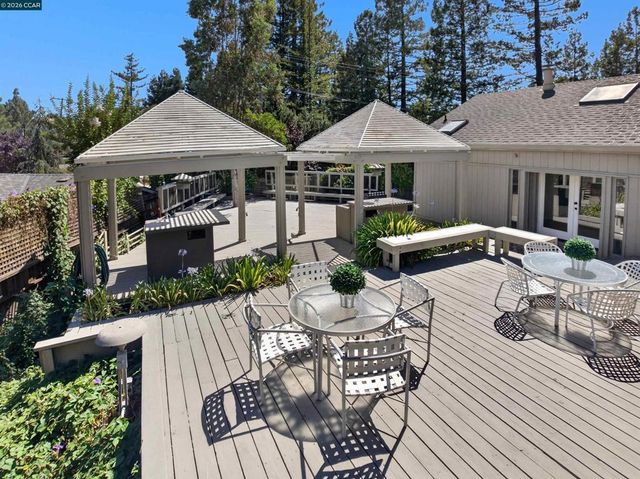 12 E Altarinda, Orinda, CA 94563
