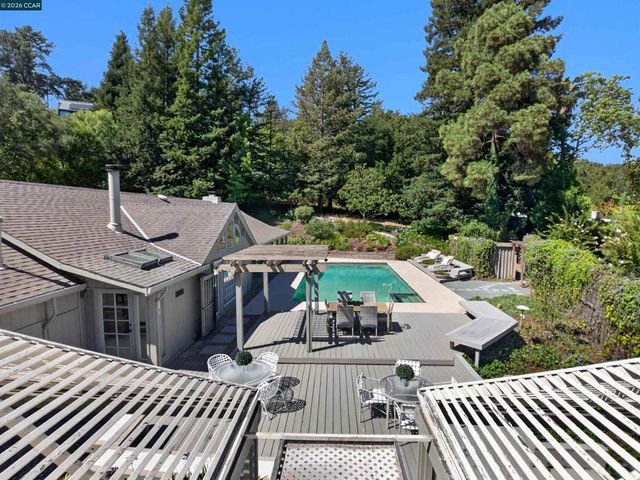 12 E Altarinda, Orinda, CA 94563