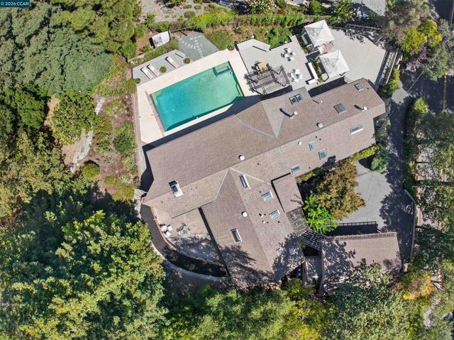 12 E Altarinda, Orinda, CA 94563