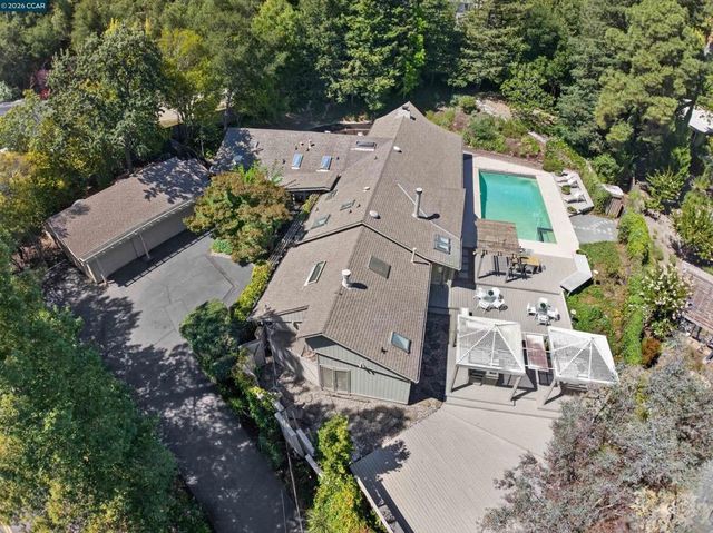 12 E Altarinda, Orinda, CA 94563