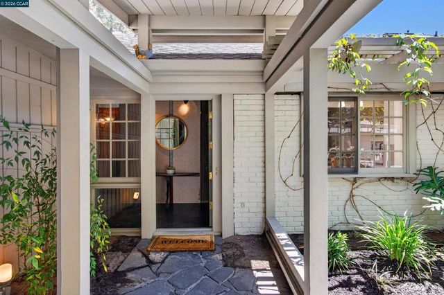 12 E Altarinda, Orinda, CA 94563