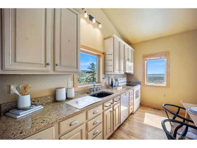 382 Largo Ave, Palmer Lake, CO 80133