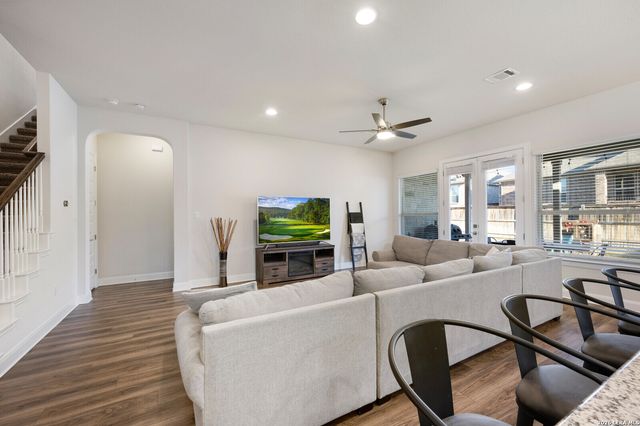 222 Sigel, New Braunfels, TX 78132