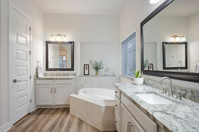 222 Sigel, New Braunfels, TX 78132