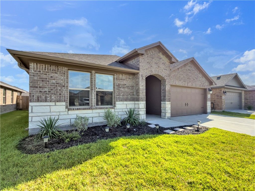 7321 Star Gazer Dr, Corpus Christi, TX 78414 — photo 2