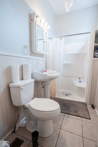 810 E 8th Street, Anderson, IN 46012