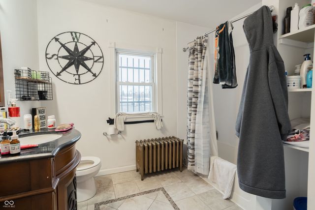 810 E 8th Street, Anderson, IN 46012