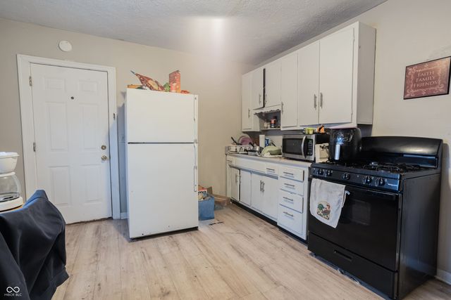 810 E 8th Street, Anderson, IN 46012