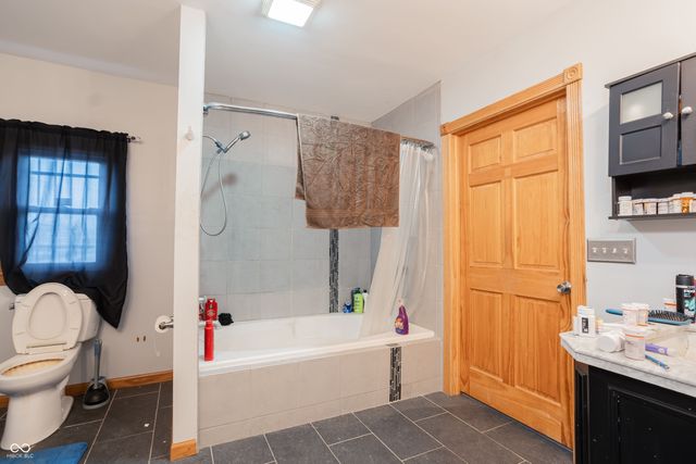 810 E 8th Street, Anderson, IN 46012