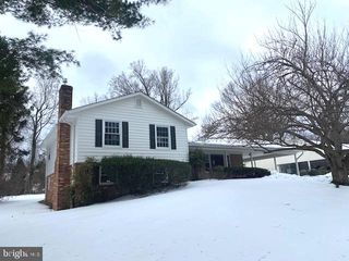 6627 KENNEDY LN, Falls Church, VA 22042