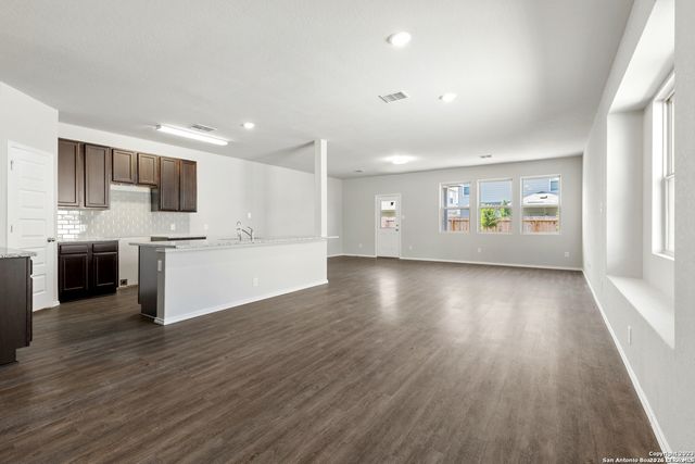 2434 Dry Moss, San Antonio, TX 78224