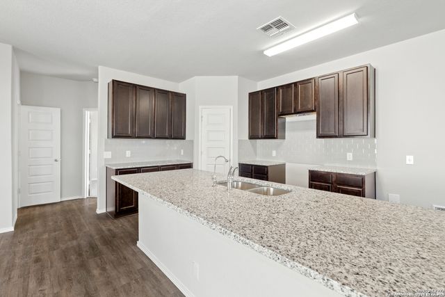 2434 Dry Moss, San Antonio, TX 78224