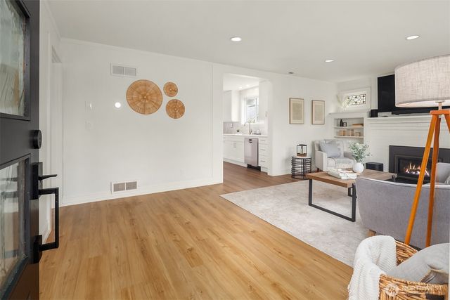 618 Alder Street, Edmonds, WA 98020