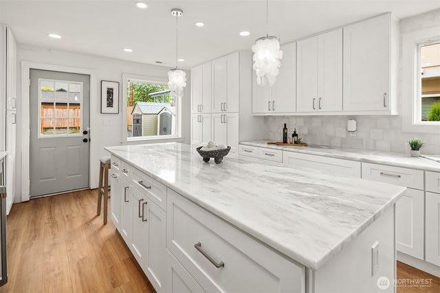 618 Alder Street, Edmonds, WA 98020