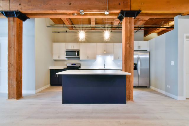 11 E Illinois Street 401, Chicago, IL 60611