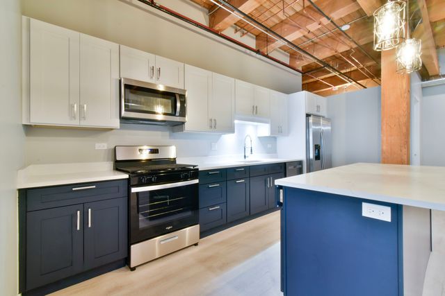 11 E Illinois Street 401, Chicago, IL 60611