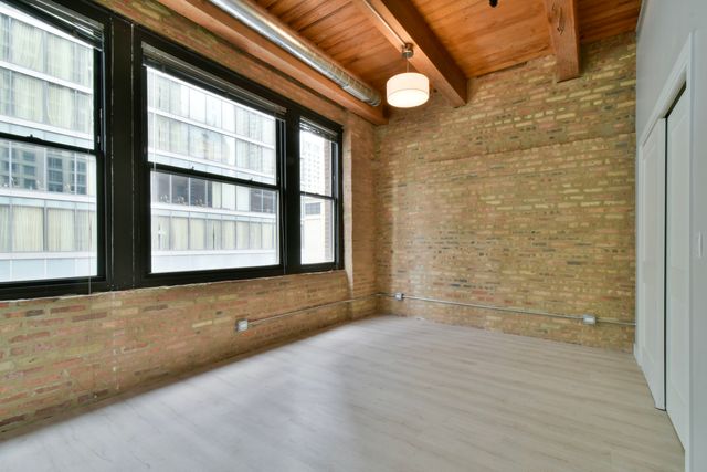 11 E Illinois Street 401, Chicago, IL 60611
