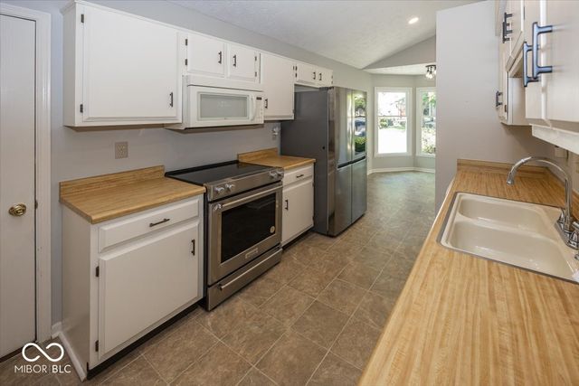 3046 Crimson Court E 61, Carmel, IN 46033