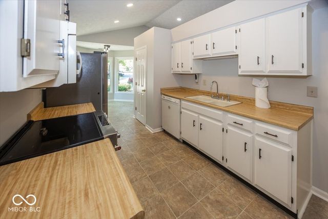 3046 Crimson Court E 61, Carmel, IN 46033