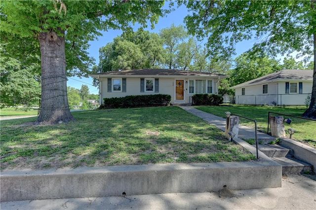 1946 Cherokee Street, Leavenworth, KS 66048