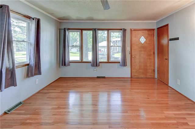1946 Cherokee Street, Leavenworth, KS 66048