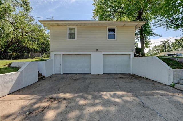 1946 Cherokee Street, Leavenworth, KS 66048