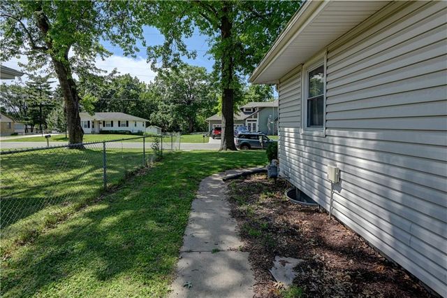 1946 Cherokee Street, Leavenworth, KS 66048