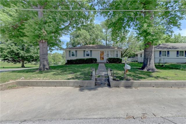 1946 Cherokee Street, Leavenworth, KS 66048