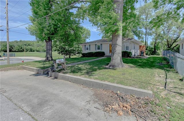 1946 Cherokee Street, Leavenworth, KS 66048