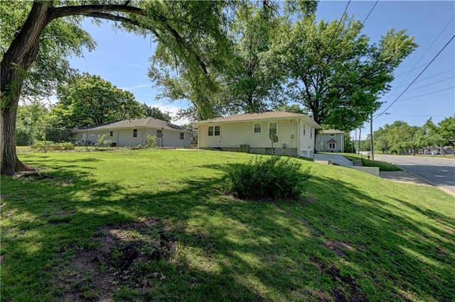 1946 Cherokee Street, Leavenworth, KS 66048