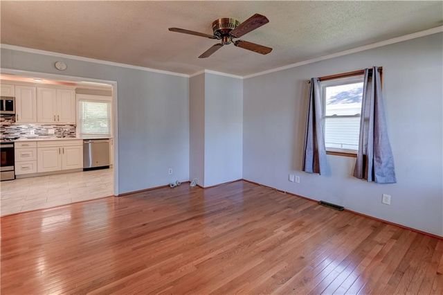 1946 Cherokee Street, Leavenworth, KS 66048