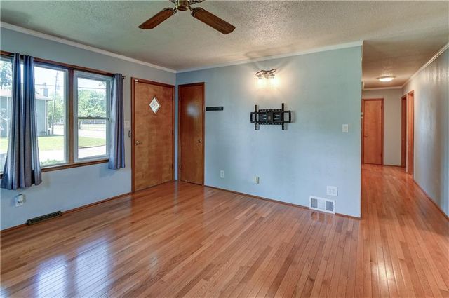 1946 Cherokee Street, Leavenworth, KS 66048