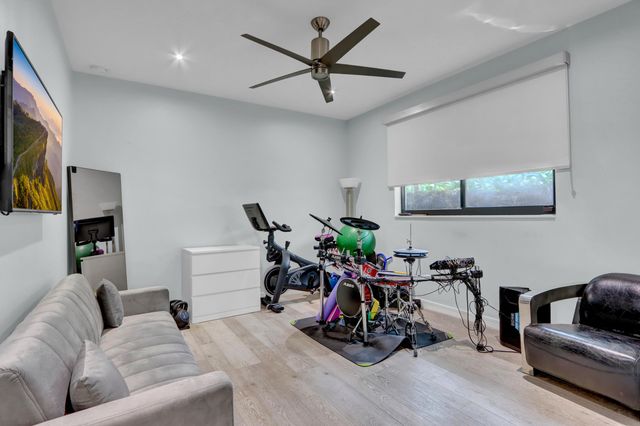 5789 Hamilton Way, Boca Raton, FL 33496