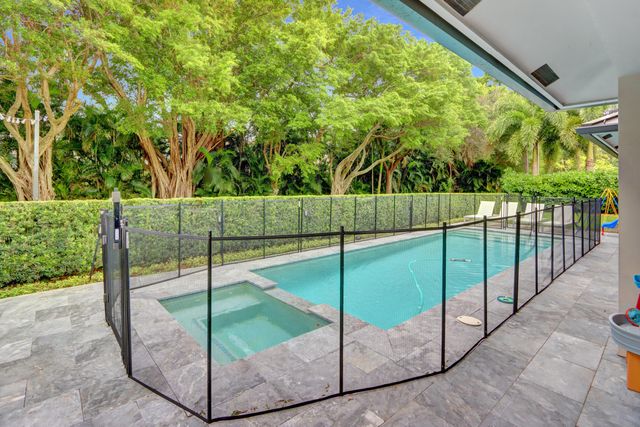 5789 Hamilton Way, Boca Raton, FL 33496